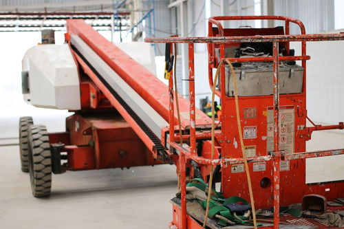 重型自調(diào)式焊接滾輪架驅(qū)動電機的選型及其在電桿滾焊機中的應(yīng)用